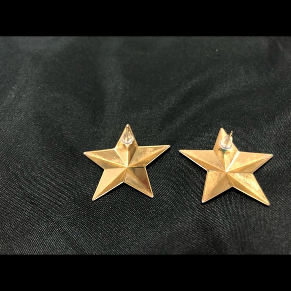 Gold star pierced earrings - Picture 3 of 3